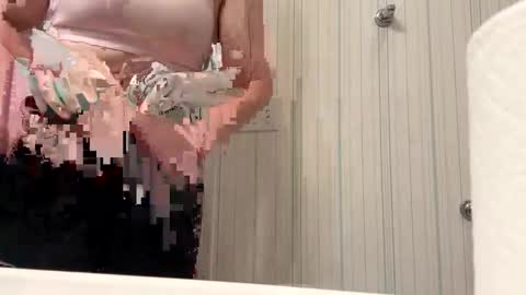 Snapshot of viper24254 chatting on 28, 11, 2025 viper24254 online show from 28, 11, 2025