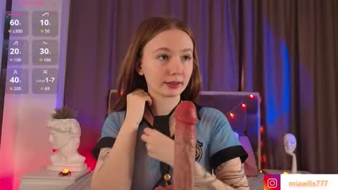 Mia  dont forget to thumbs up me online show from 24, 10, 2025