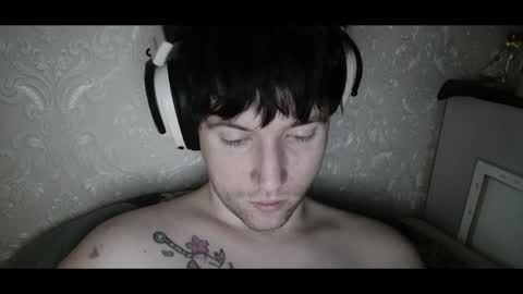 vitiligoboyy online show from 14, 5, 2026