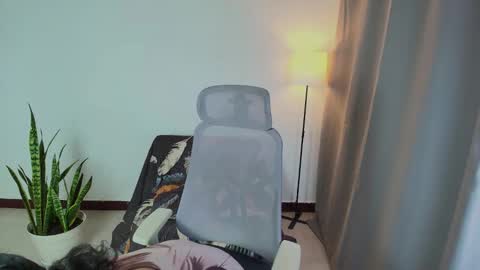 VittaaaPlease help me with your thumbs up its important  online show from 30, 10, 2025