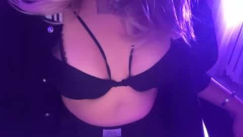 viva_lovee online show from 13, 6, 2026