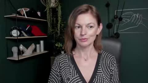 Vivian online show from 15, 9, 2025