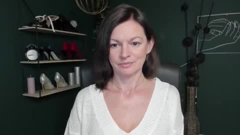 Vivian online show from 24, 9, 2025