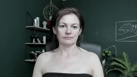 Vivian online show from 31, 5, 2026