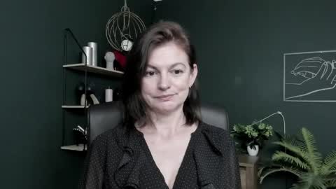 Vivian online show from 3, 6, 2026