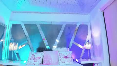 Vivian Monroe online show from 27, 9, 2025