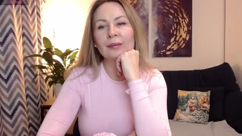 Snapshot of vivian_soul chatting on 8, 12, 2024 Vivian online show from 8, 12, 2024