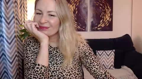 Snapshot of vivian_soul chatting on 8, 9, 2025 Vivian online show from 8, 9, 2025