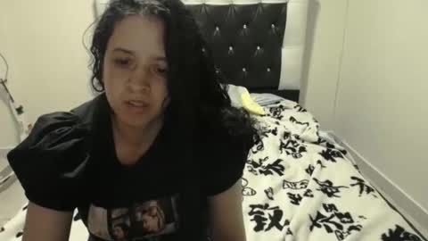 Snapshot of vivian_walt_ chatting on 23, 5, 2026 melissa online show from 23, 5, 2026