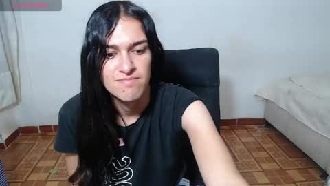 Snapshot of vivianalatin chatting on 28, 5, 2026 instagram Viviana73215 online show from 28, 5, 2026