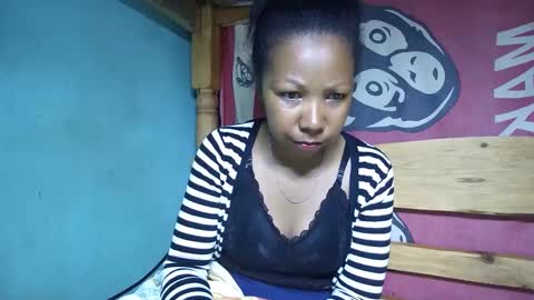 viviane0812 online show from 28, 2, 2025