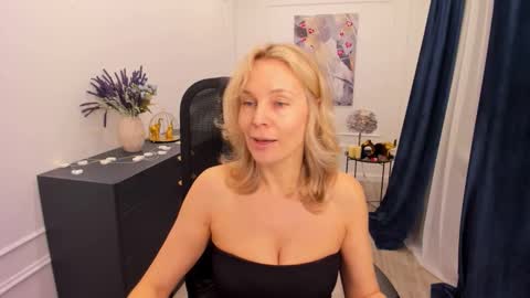 Snapshot of vivianlirei chatting on 16, 2, 2026 Sinti online show from 16, 2, 2026