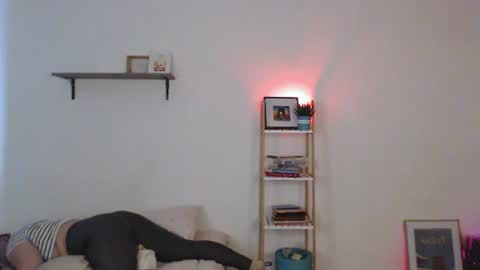 Snapshot of vivianmarble chatting on 5, 8, 2026 Lela online show from 5, 8, 2026