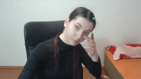 Vivian Gray online show from 8, 12, 2024