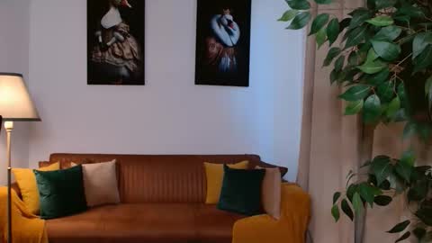 Vivienne online show from 1, 4, 2026