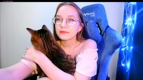 Snapshot of vivivivikkie chatting on 4, 6, 2026 vivivivikkie online show from 4, 6, 2026