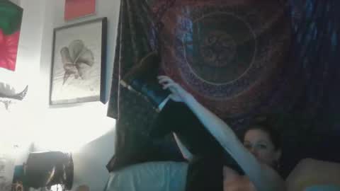 Snapshot of vixen1222 chatting on 7, 6, 2026 vixen1222 online show from 7, 6, 2026