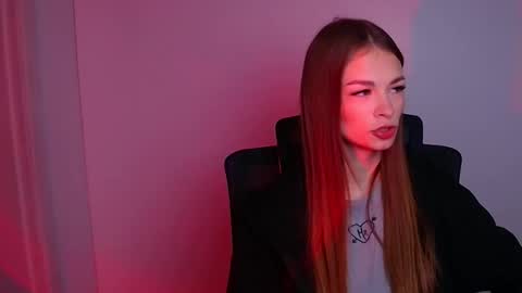 Snapshot of vladaseduction chatting on 23, 12, 2025 Vlada online show from 23, 12, 2025