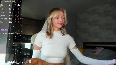 Aliceinst magic crystalll online show from 16, 1, 2025