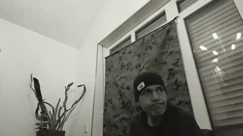 voyeuredeluxe online show from 6, 3, 2026