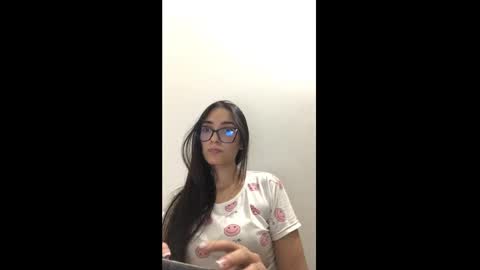 Snapshot of vsantini_ chatting on 4, 2, 2025 vsantini_ online show from 4, 2, 2025