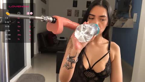 Snapshot of vsantini_ chatting on 3, 3, 2025 vsantini_ online show from 3, 3, 2025