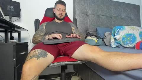 Snapshot of vyxen_ chatting on 3, 2, 2026 vyxen_ online show from 3, 2, 2026