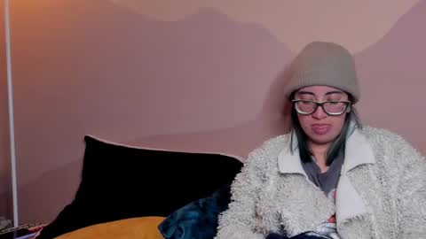 Waningrose  Lu online show from 8, 3, 2025