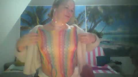 Emilia inst  online show from 28, 12, 2024