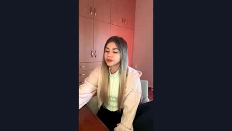 Elena  online show from 29, 3, 2026