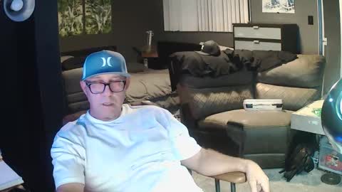 Snapshot of wantitbutyoucanthaveit chatting on 6, 11, 2025 inittogetitin online show from 6, 11, 2025