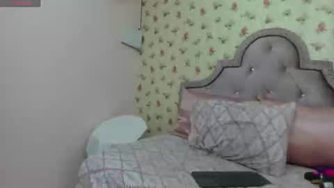 Snapshot of watson_crystal00 chatting on 24, 6, 2026 Milf Latina online show from 24, 6, 2026