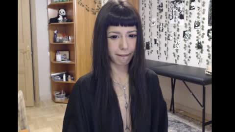 Mina online show from 2, 12, 2025