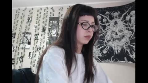 Mina online show from 10, 4, 2026