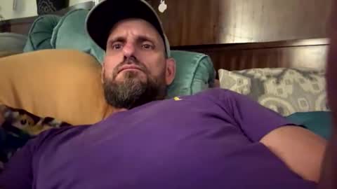 Snapshot of waynedangle chatting on 30, 11, 2025 Mike Hunt online show from 30, 11, 2025