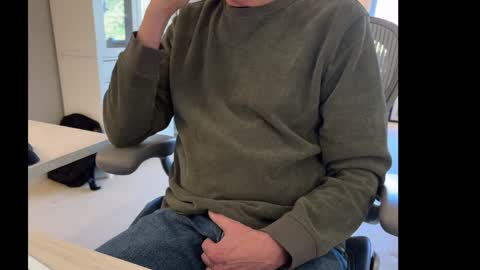 Luvs To Play. online show from 14, 1, 2025