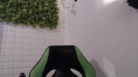 Trixie 3 online show from 15, 2, 2025