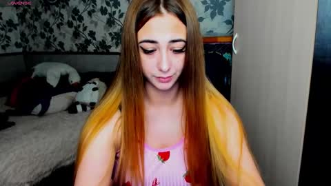 Snapshot of weakness4u chatting on 6, 10, 2025 Maya online show from 6, 10, 2025