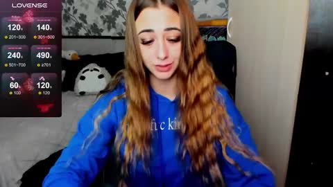 Snapshot of weakness4u chatting on 4, 11, 2025 Maya online show from 4, 11, 2025