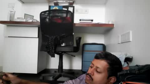 sexyguy online show from 18, 2, 2026