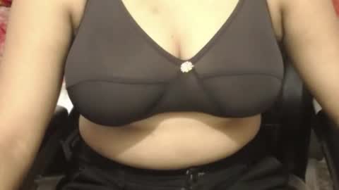 Snapshot of webshowxxx chatting on 2, 8, 2026 mina online show from 2, 8, 2026