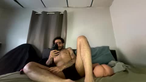 Snapshot of webthrow chatting on 10, 5, 2026 ShootingWebs online show from 10, 5, 2026