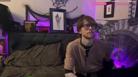 Snapshot of webz_and_kordz chatting on 13, 5, 2026 WebzKordz online show from 13, 5, 2026