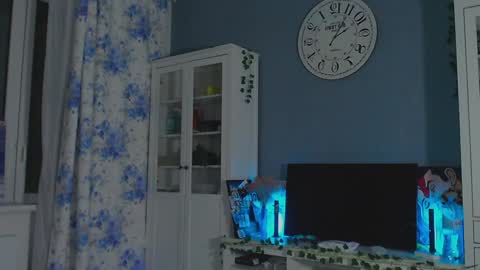 Snapshot of weed_princesss chatting on 29, 12, 2024  moon  online show from 29, 12, 2024