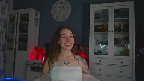 Snapshot of weed_princesss chatting on 5, 2, 2025  moon  online show from 5, 2, 2025