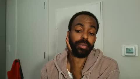 Snapshot of wellpackaged_ chatting on 19, 4, 2026 Langston online show from 19, 4, 2026