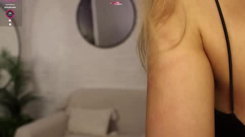 Snapshot of wendy__doll chatting on 17, 4, 2026 Im Wendy online show from 17, 4, 2026