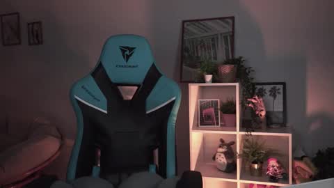 little girl who is always rightLisa online show from 24, 2, 2025