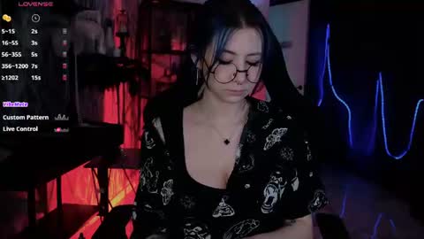 little girl who is always rightLisa online show from 18, 6, 2026