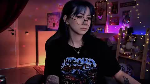 little girl who is always rightLisa online show from 2, 7, 2026